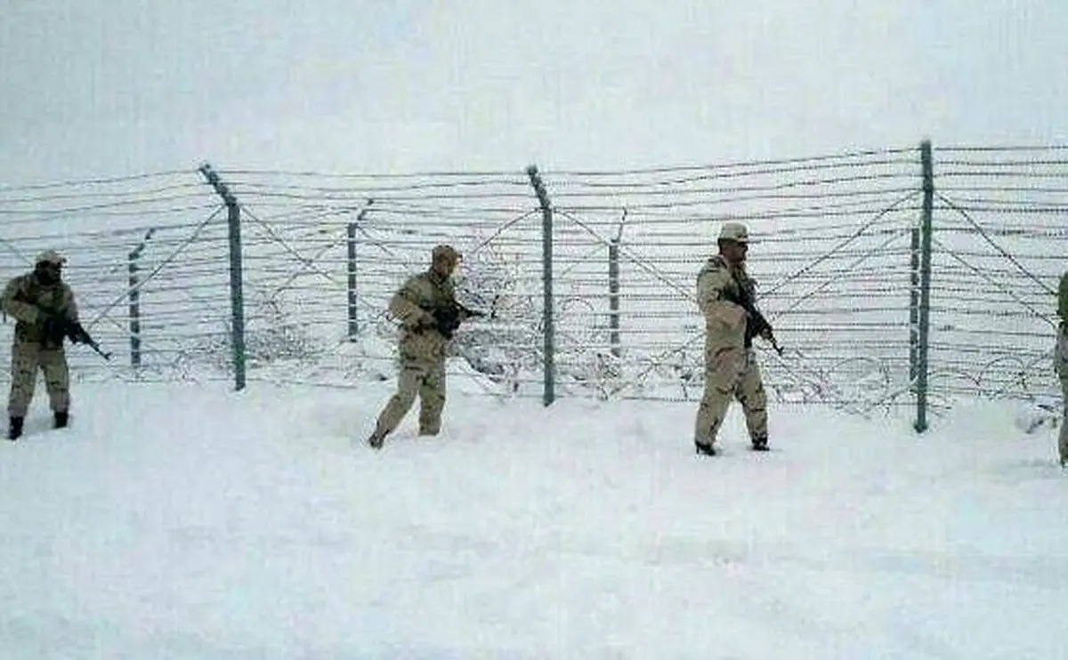 مرزبانی از ایران در سرمای زیر صفر درجه/ عکس