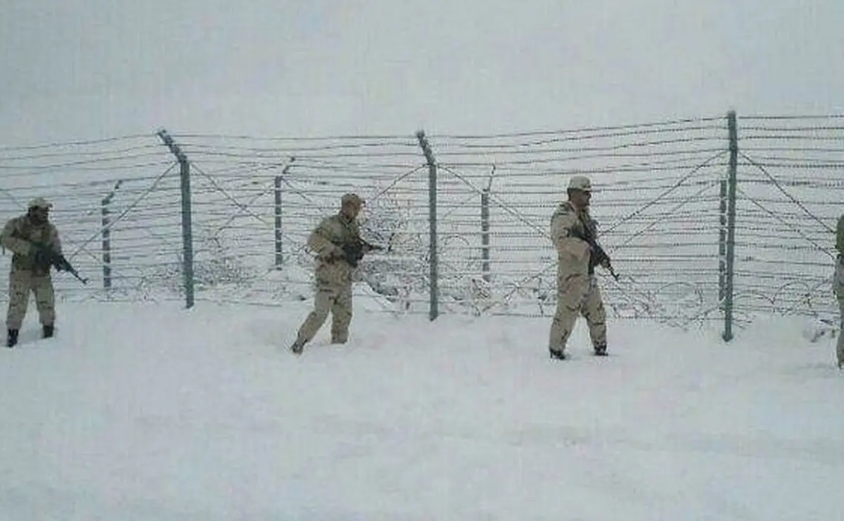مرزبانی از ایران در سرمای زیر صفر درجه/ عکس