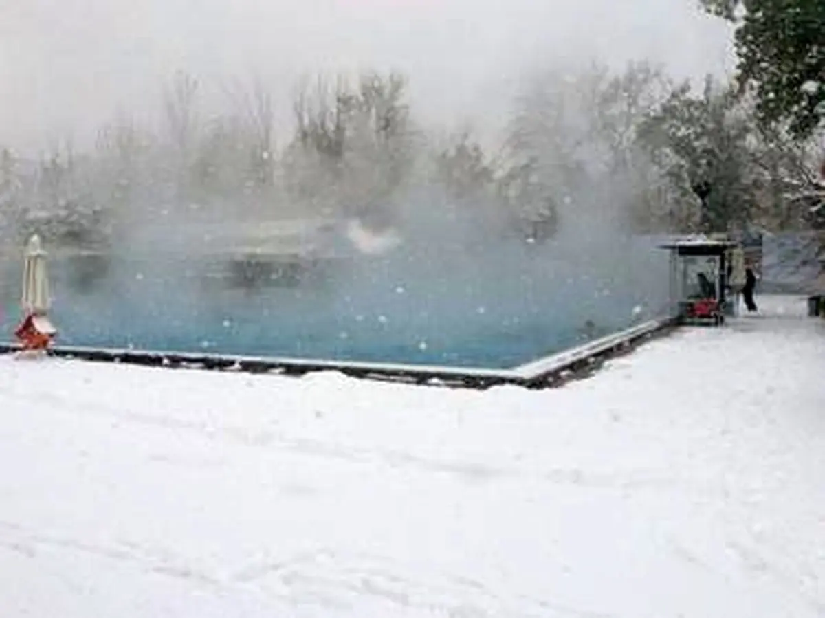 شنا زیر برف و هوای زیر صفر درجه تهران! + تصاویر