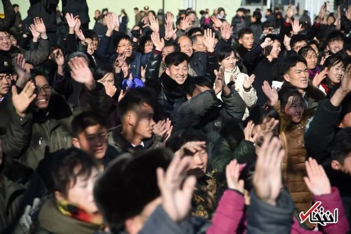 تصاویری از شادی مردم کره شمالی پس آزمایش موشک قاره پیمای این کشور