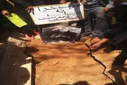 عکسی از خانه ابدی استاد عزت الله انتظامی
