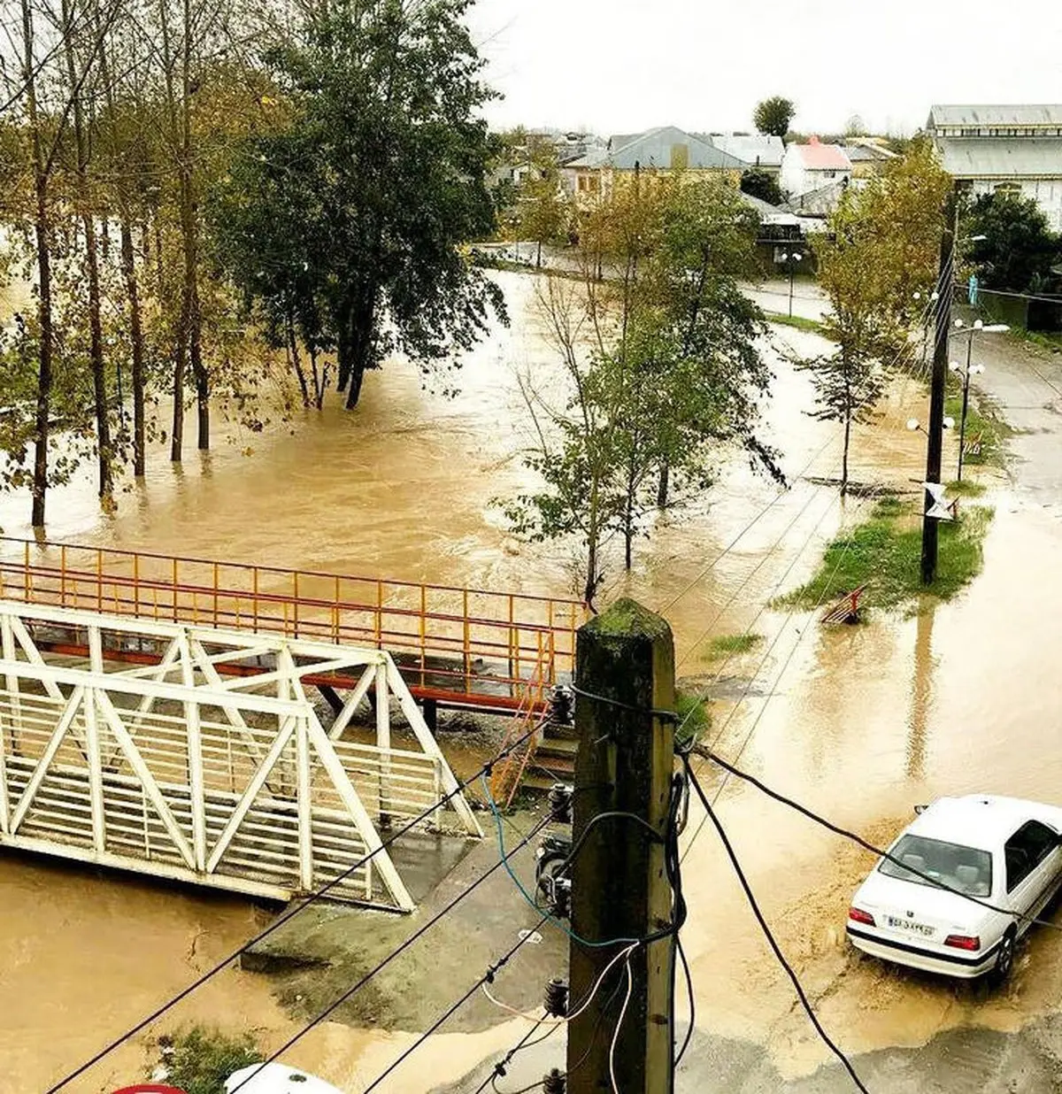 طغیان رودخانه صومعه سرا  / عکس