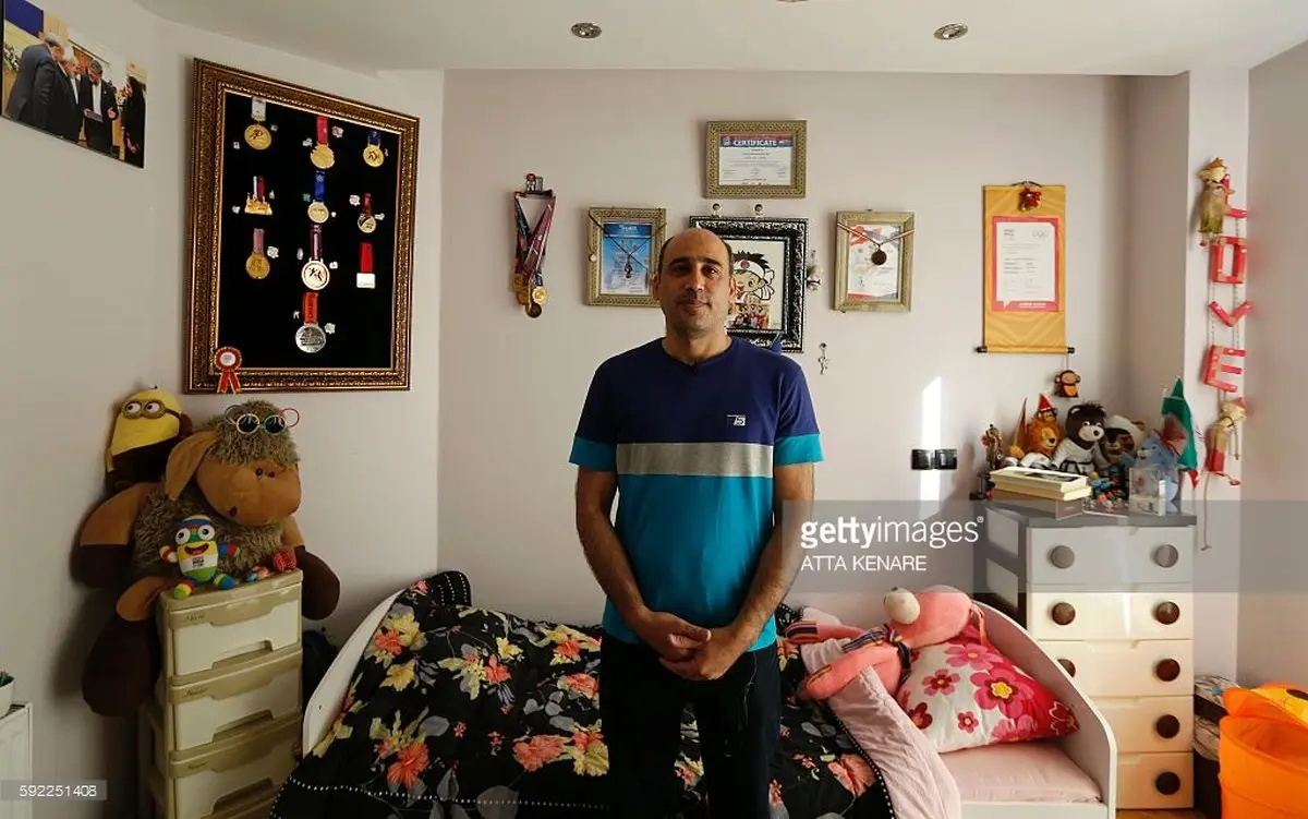 همه افتخارات کیمیا علیزاده در اتاقش/ عکس