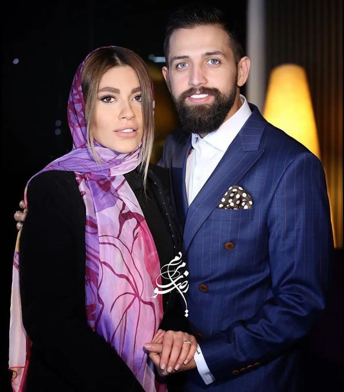 تصویری از آقای بازیگر پر حاشیه در کنار همسرش