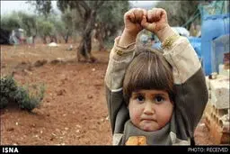عکس جنجالی از تسلیم‌شدن دخترک سوری