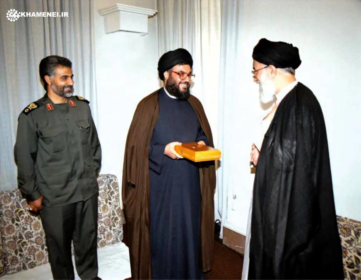تصویری منتشر نشده از دیدار نصرالله با رهبر معظم انقلاب