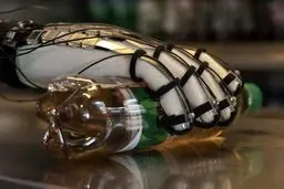 لمس اشیا در دنیای مجازی با دستکش چسبنده! + عکس