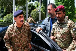 فیلد مارشال عاصم‌ منیر وارد تهران شد