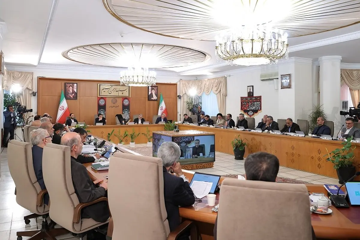 آخرین جلسه دولت سیزدهم؛ وزرا و معاونان گزارش دادند