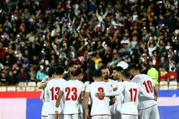  تشویق جالب و فریاد ایران ایران از سوی زنان هوادار تیم ملی
