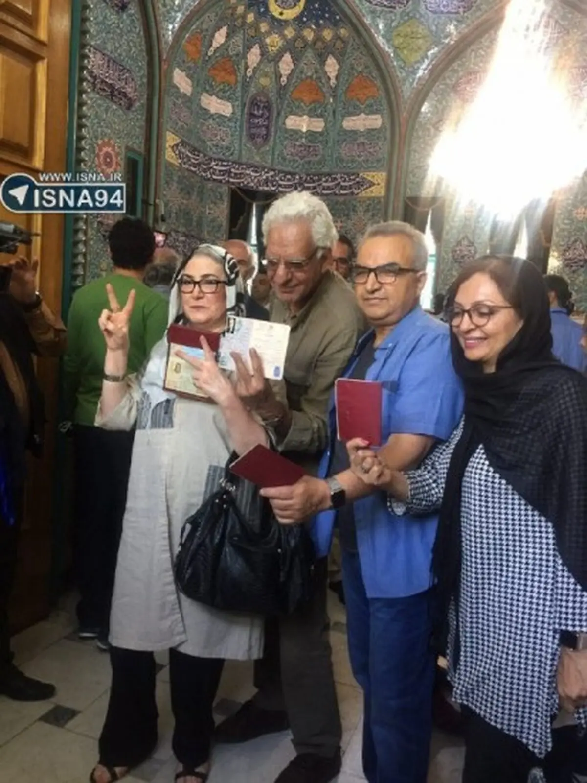 حضور كيومرث پور احمد و داوودي در انتخابات / عکس