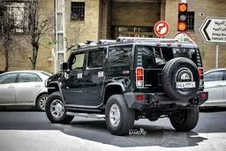 غول آمریکایی در خیابان های تهران!/ عکس