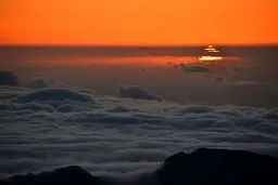 درخش سبز در عکس خارق‌العاده اولین طلوع آفتاب بهاری نیمکره شمالی/عکس روز ناسا