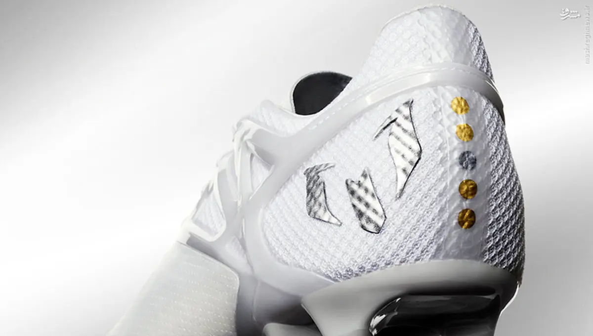 کفش‌ ویژه‌ برای‌ توپ‌ طلای‌ پنجم‌ مسی +عکس