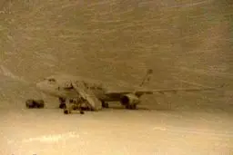 فرودگاه امام پوشیده در برف /عکس