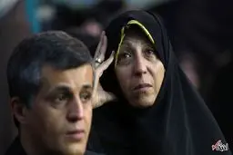 گریه های دختر آیت الله هاشمی در اولین اربعین بدون پدر /عکس