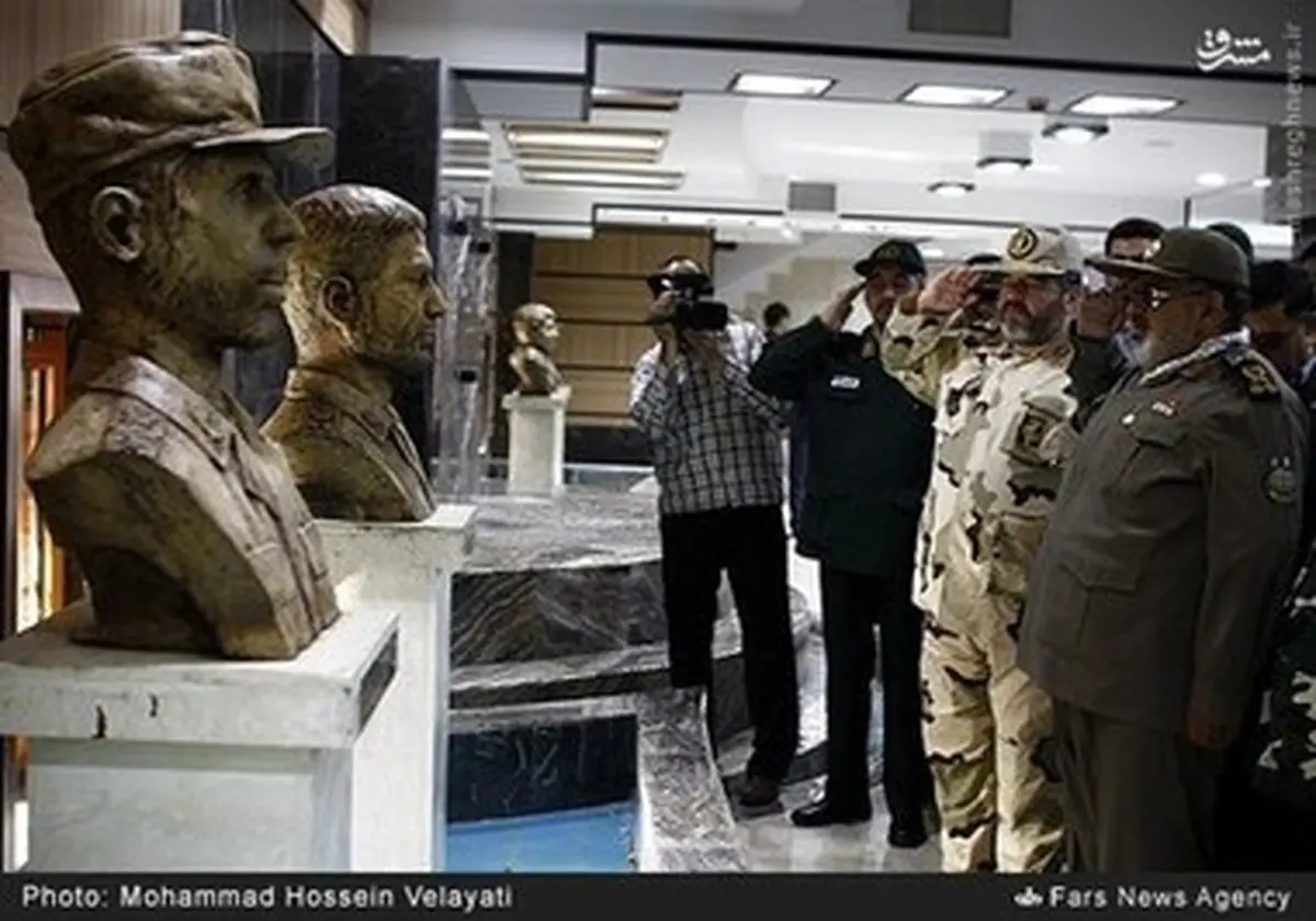 احترام نظامی فیروزآبادی به شهید طهرانی مقدم/عکس