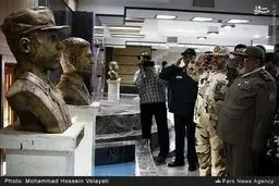 احترام نظامی فیروزآبادی به شهید طهرانی مقدم/عکس