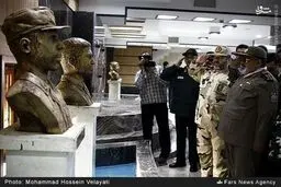 احترام نظامی فیروزآبادی به شهید طهرانی مقدم/عکس
