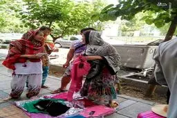 دستفروش های چینی در تهران!/عکس