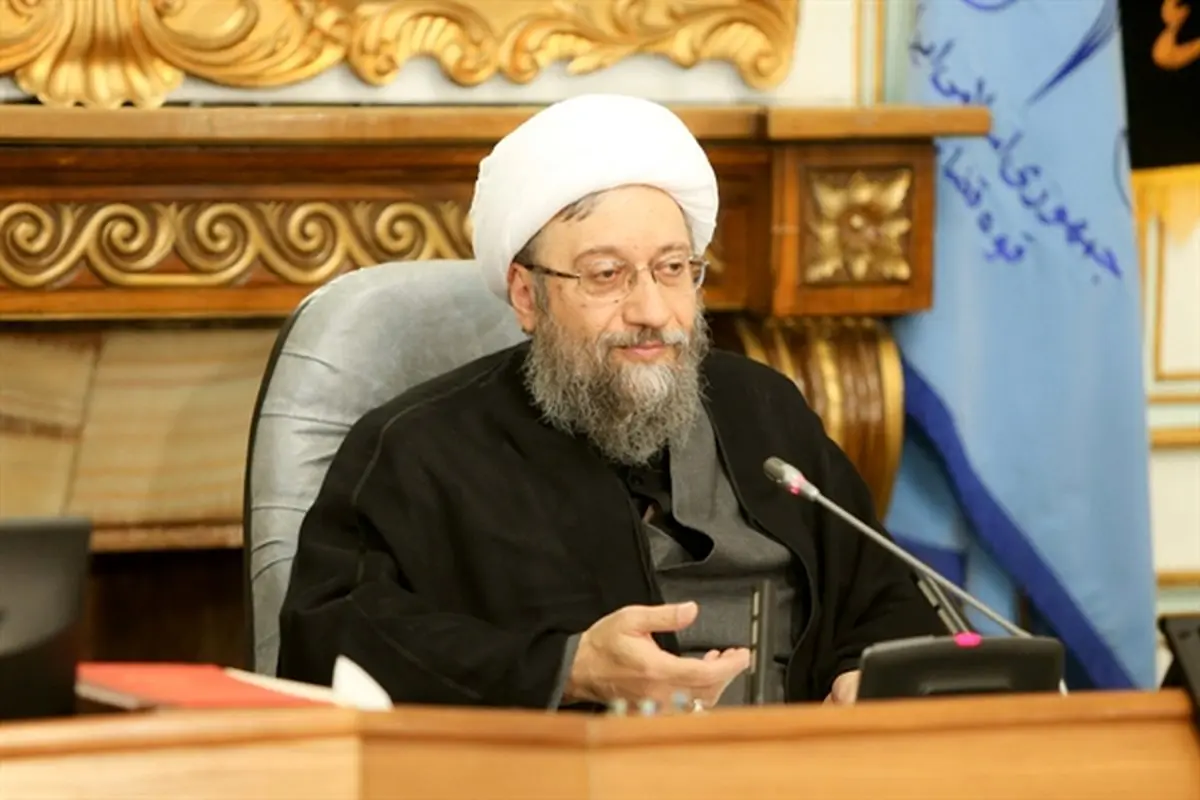 آیت الله آملی لاریجانی: غرب قصد کمرنگ کردن تاثیرات برجام را دارد/ مردم و مسئولان در قبال تفرقه افکنی به هوش باشند