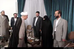 دیدار خانواده شهید قدوسی با آیت الله هاشمی رفسنجانی/ عکس