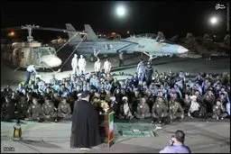 نمازجماعت تیزپروازان آسمان ایران /تصاویر