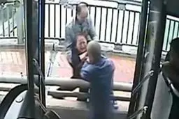 راننده اتوبوس، ناجی زنی که قصد خودکشی داشت + تصویر