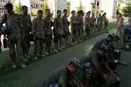 تصاویر | تمرینات نیروهای ویژه هوابرد سپاه پاسداران در چین