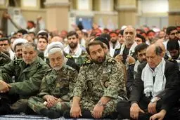 لباس عملیاتی فرمانده ارتش در دیدار امروز با رهبر انقلاب/عکس