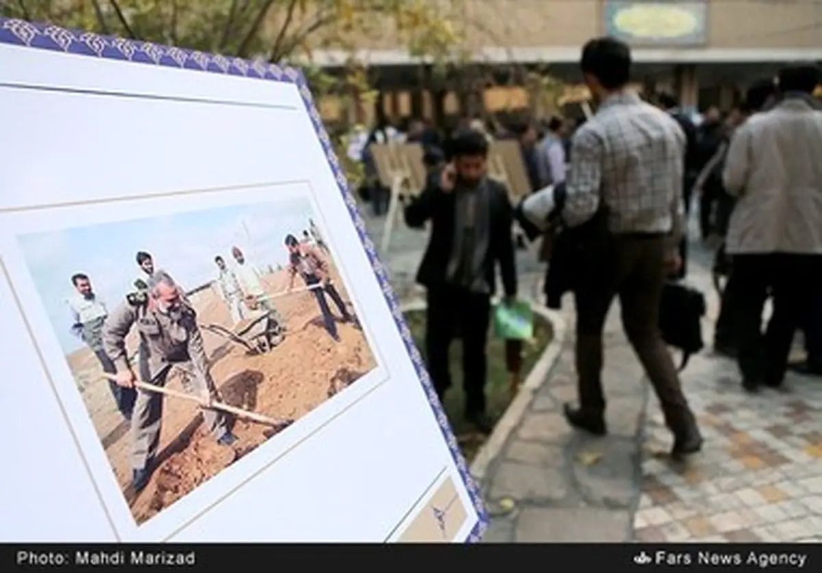 سرلشگر جعفری و سردار نقدی در همایش طلایه‌داران اقتصاد مقاومتی و محرومیت‌زدایی بسیج/ تصاویر