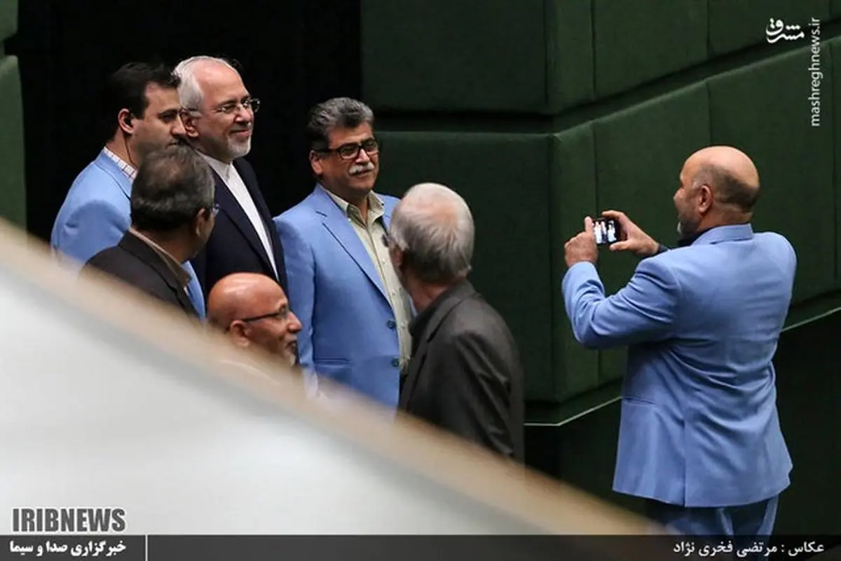 نمایندگان مجلس باز هم عکس یادگاری گرفتند!/عکس