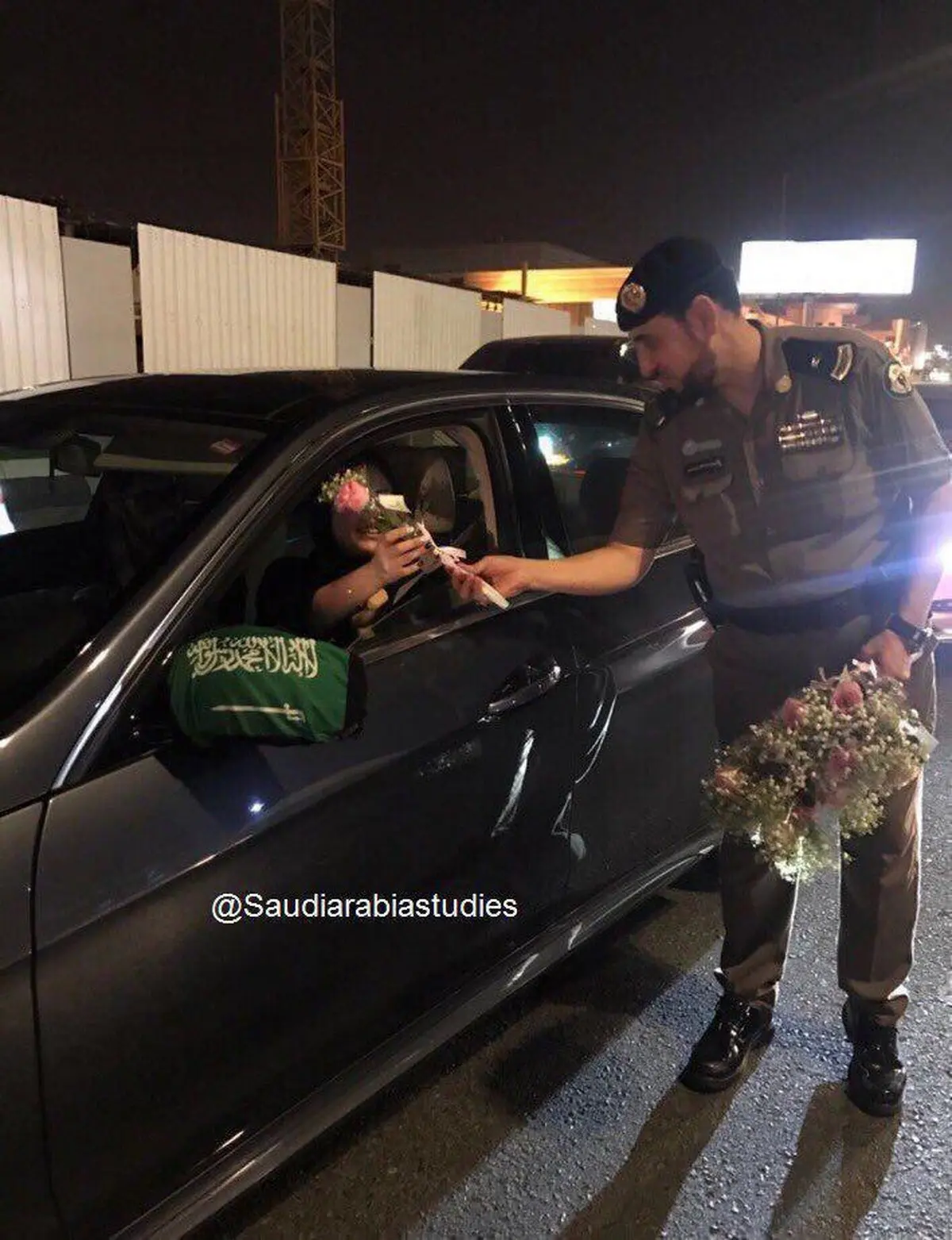 اولین تصویر از برداشتن ممنوعیت رانندگی برای زنان عربستانی