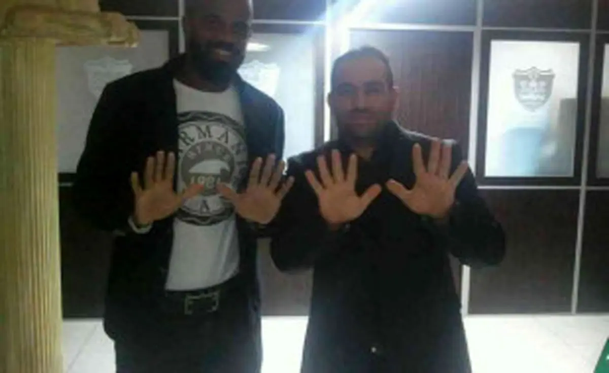 کری خوانی مهاجم برزیلی برای استقلالی‌ها + عکس