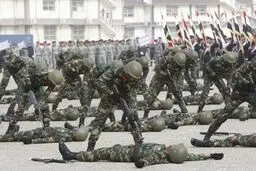 حاشیه‌های جالب مراسم روز پلیس در بغداد/تصاویر