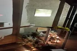 تجمع همدردی ایرانی ها مقابل سفارت فرانسه/عکس