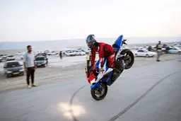 تفریح خطرناک موتورسواران در لامرد/تصاویر