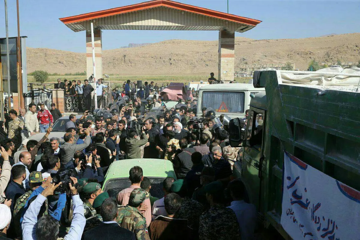 آقای رشیدپور چطور این عکس رییس جمهور در کرمانشاه را ندیده اید؟