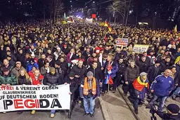 تظاهرات مخالفان و موافقان اسلامی شدن آلمان +عکس