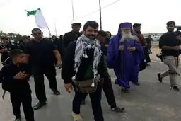 حضور کشیش مسیحی در پیاده روی اربعین / عکس