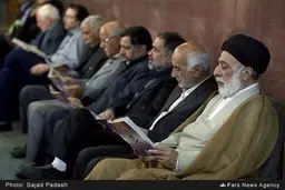 مراسم ترحیم همشیره رهبر معظم انقلاب با حضور سیدهادی و سیدمحمد خامنه‌ای، عارف و.../گزارش تصویری