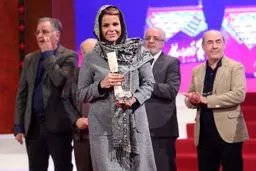 جمشید هاشم پور نیامد، دخترش سیمرغ را گرفت/عکس