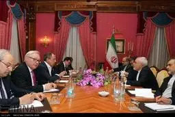 تصاویری از رایزنی‌های هسته‌ای ظریف با وزرای خارجه روسیه و انگلیس