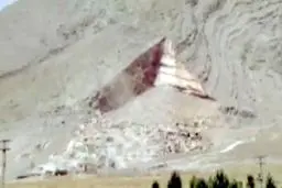 اولین فیلم از حادثه ریزش معدن و مفقود شدن کارگران در شازند