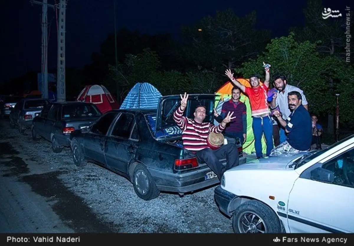 کری خوانی هواداران سرخابی در اطراف ورزشگاه آزادی/ تصاویر