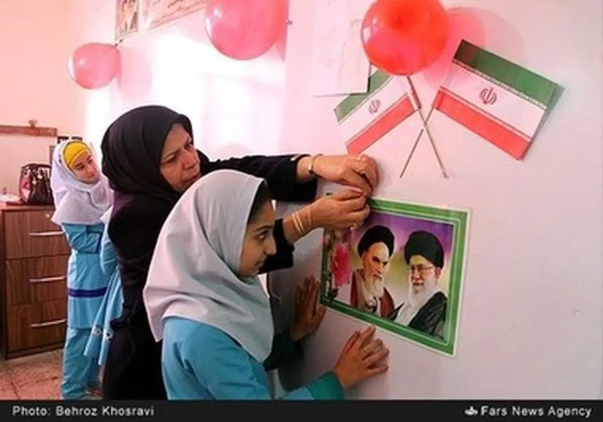 آذین بندی مدارس در ایام دهه فجر - مازندران/تصاویر