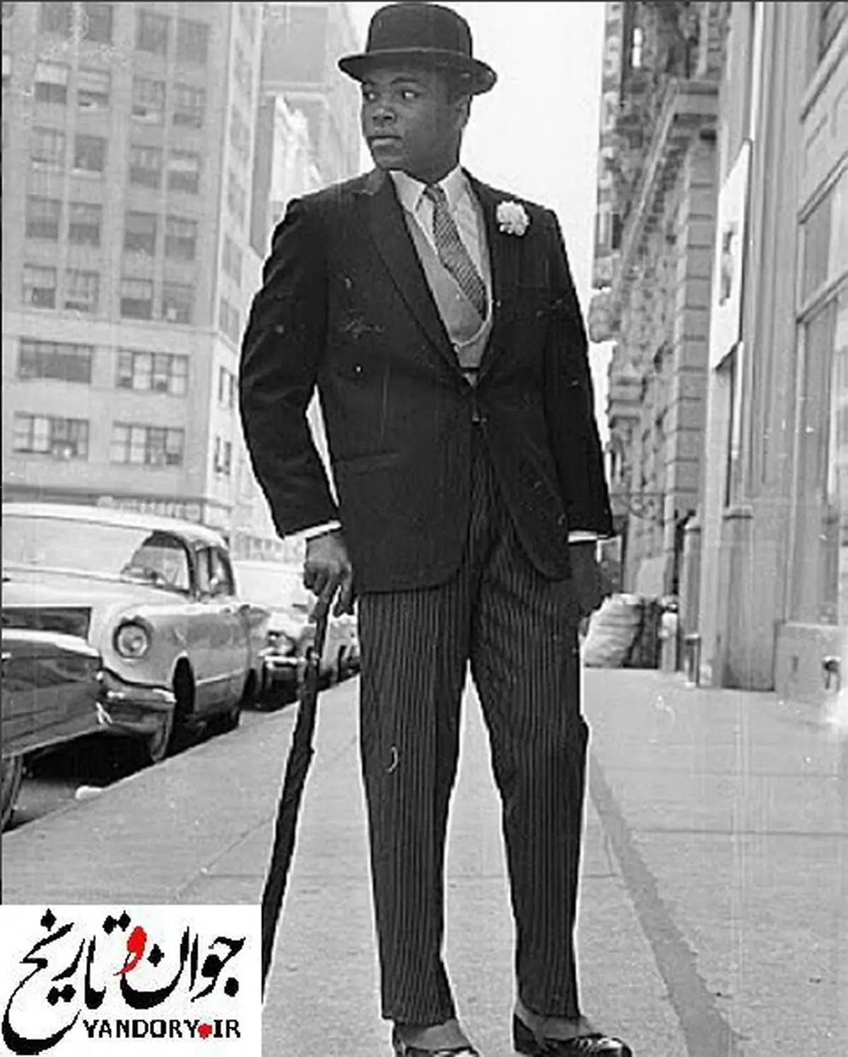 تیپ رسمی محمد علی کلی/عکس