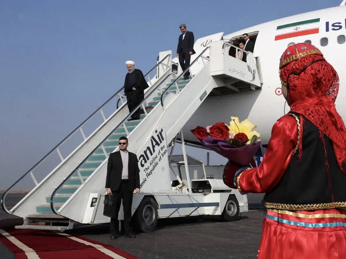 ورود روحانی به فرودگاه رشت/تصاویر