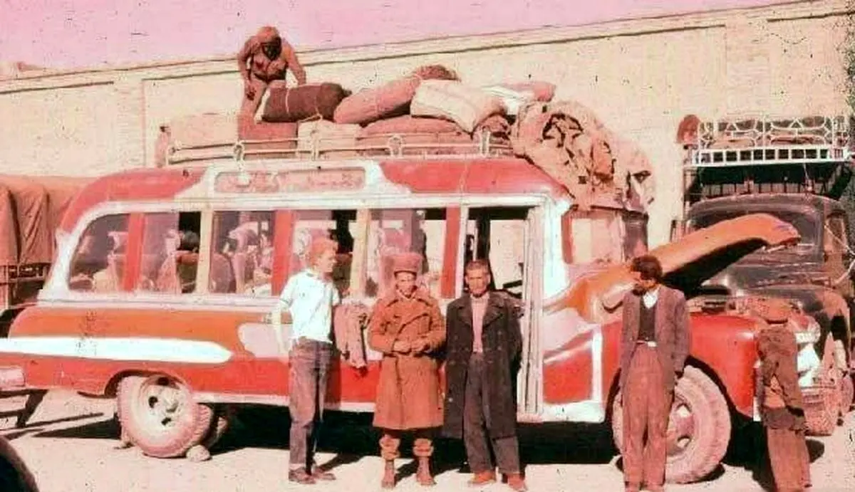 تصویری جالب از اتوبوس تهران مشهد در دهه 40!