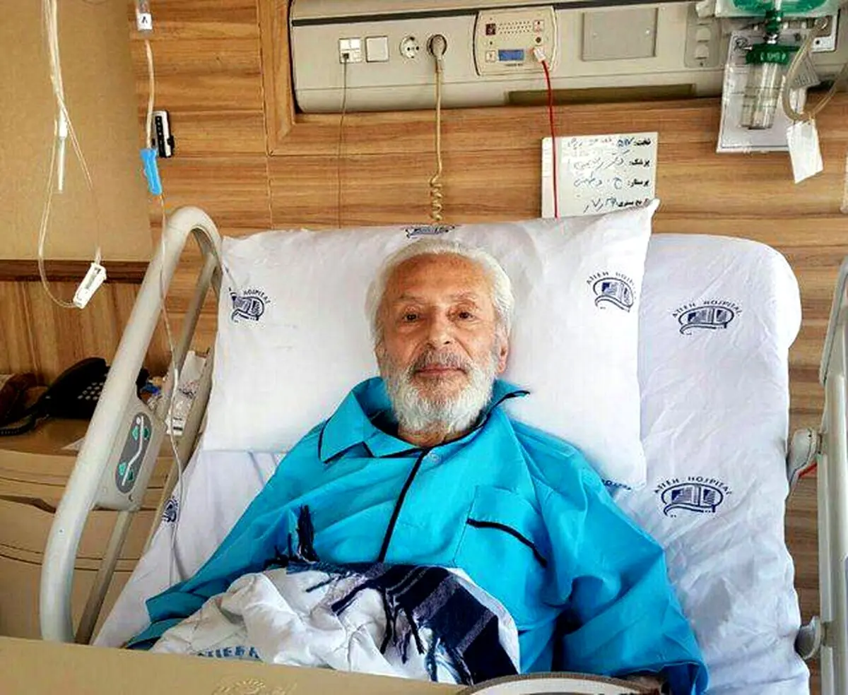 تصویری از جمشید مشایخی روی تخت بیمارستان